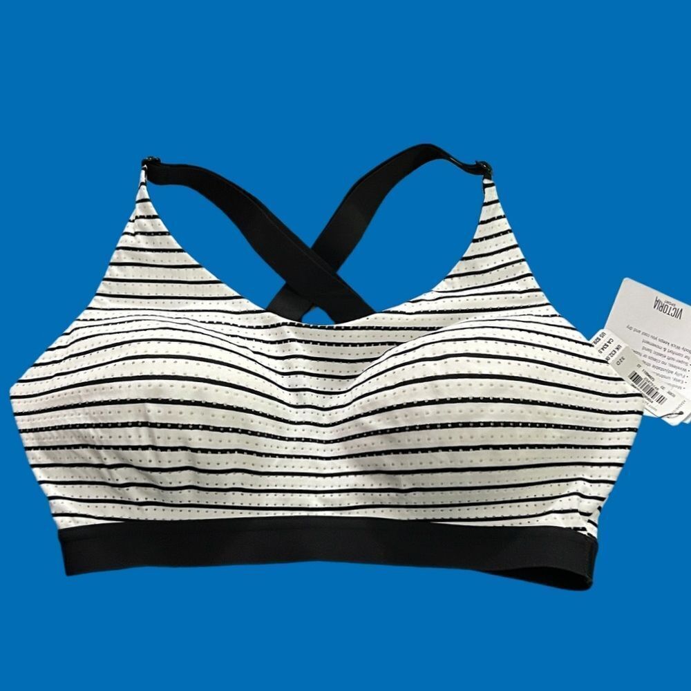 Victoria’s Secret Sport padded Racerback Lightweight sport bra white/ black 32D